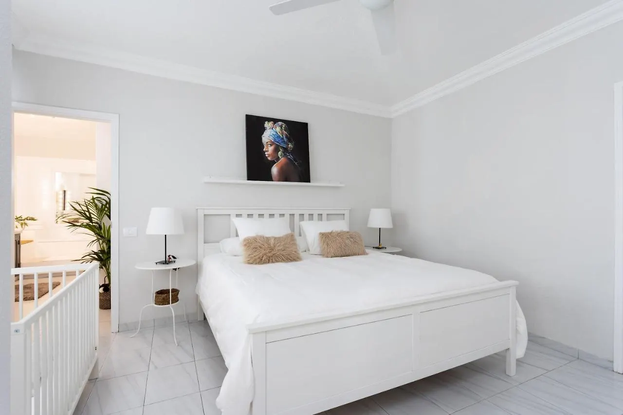 Eden Rentals Oasis Penthouse In Santa Cruz Apartmán Santa Cruz de Tenerife